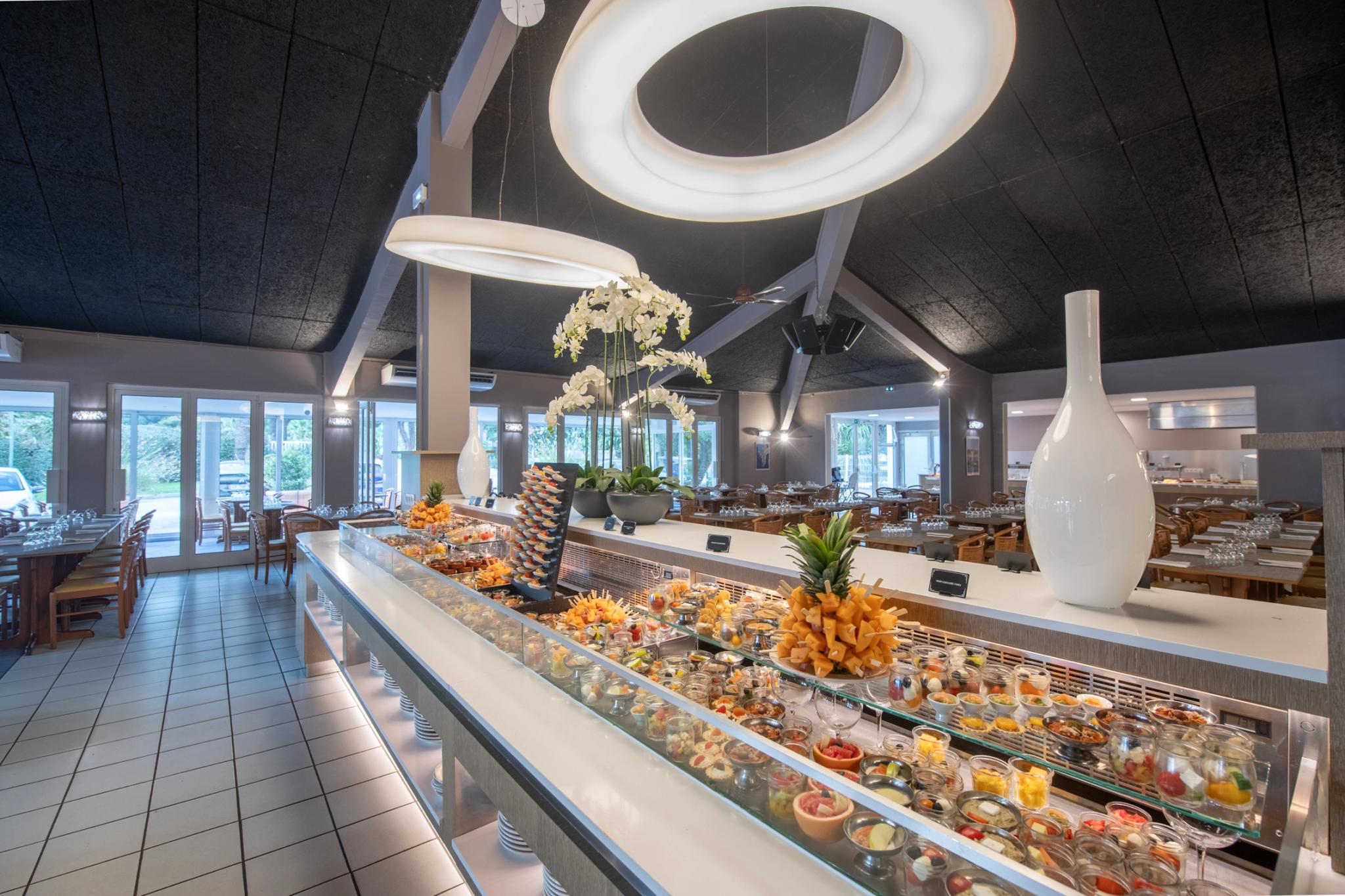 Buffet du restaurant de l'hôtel club Pascal Paoli all inclusive